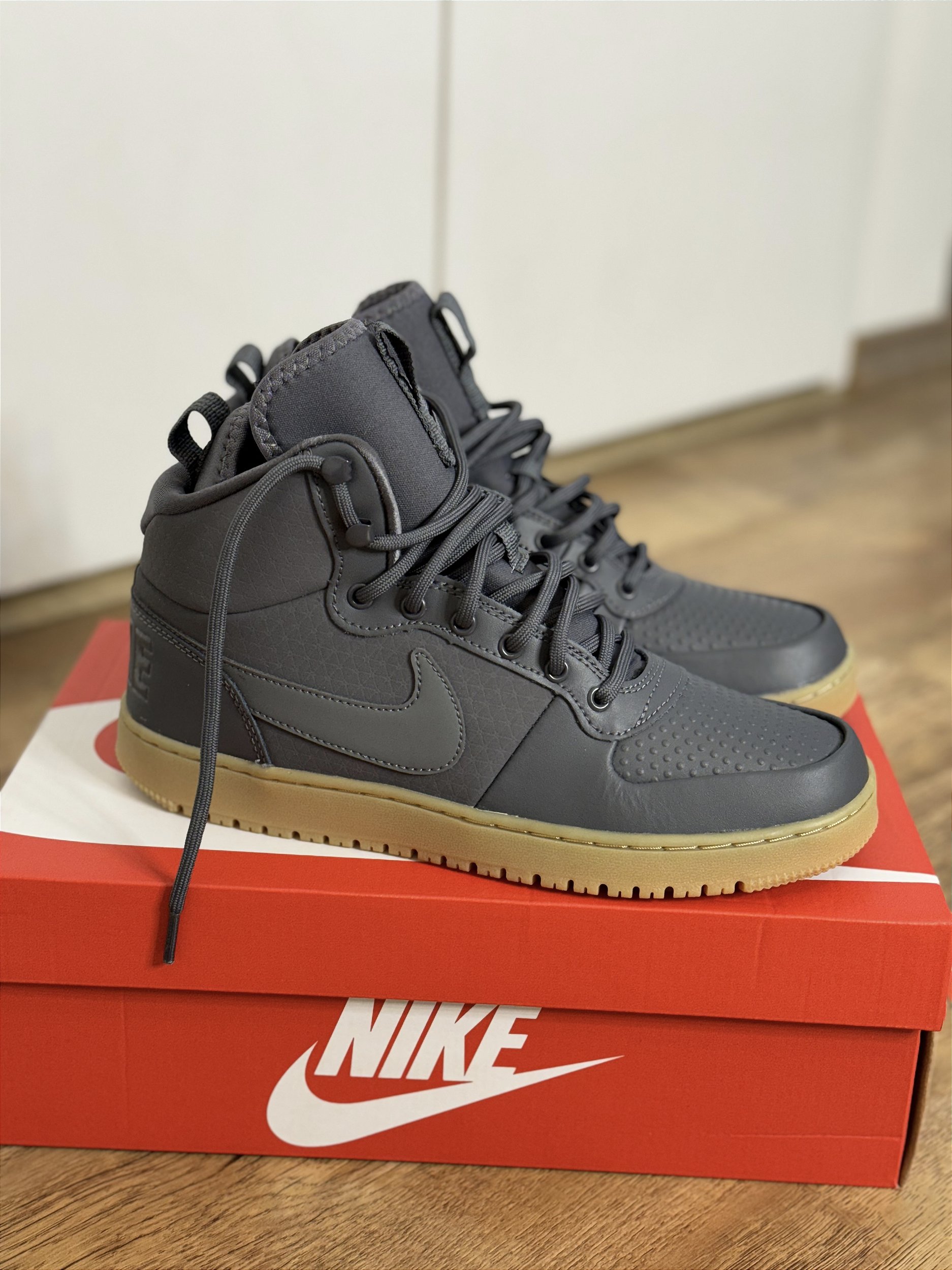 Tenis nike court discount borough mid winter