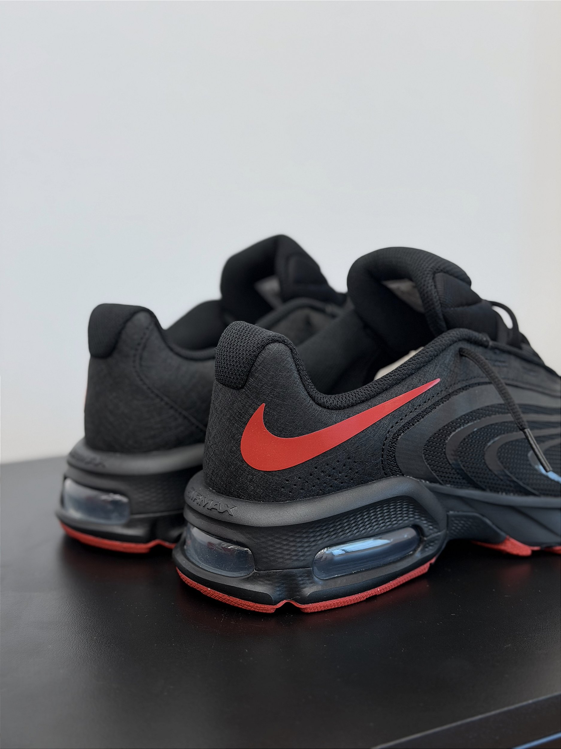 NIKE AIR MAX FIRE (black/red) - Corre de Rua