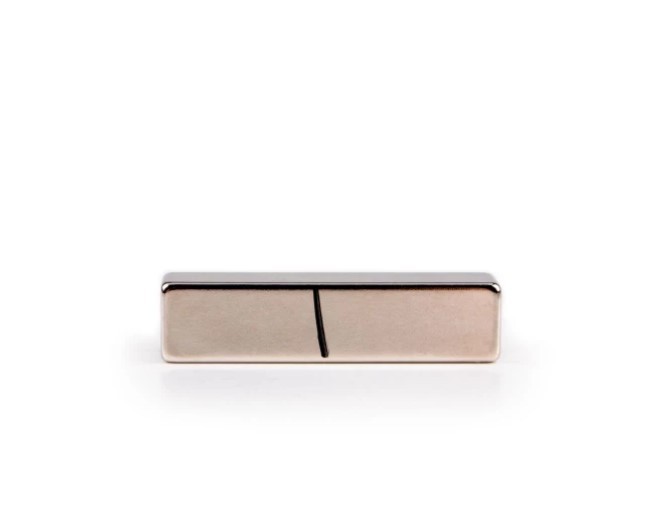 Bande Magnétique Autocollante 20mm x 2mm x 10 mètres avec adhésif 3M