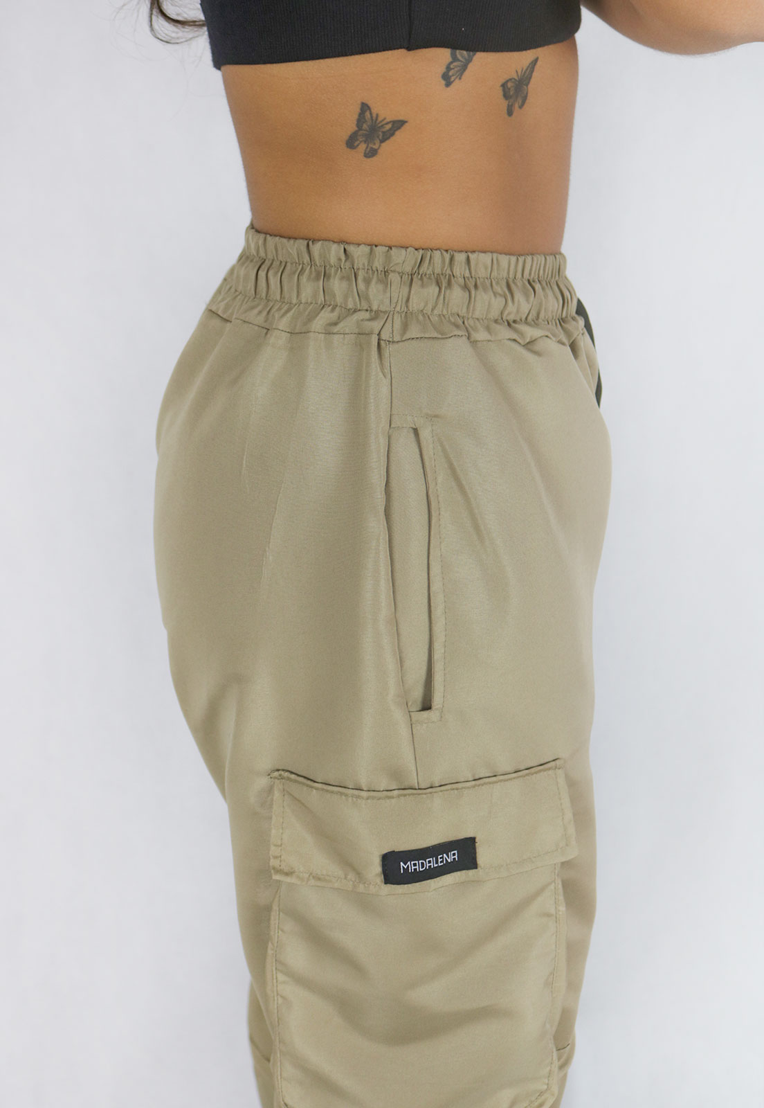Calça Cargo Bolso Frontal Bege | Madalena Wear - MADALENA