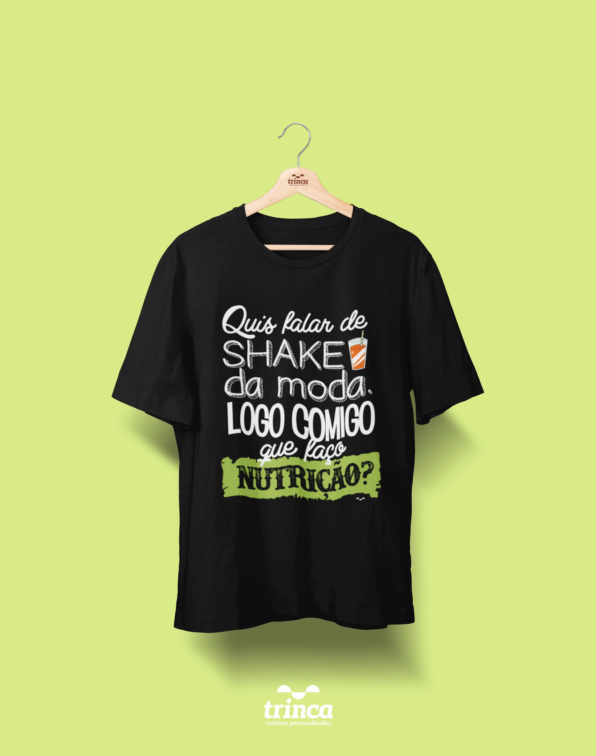 Camiseta Universitária - Nutrição - Shake, Shake, Shake - Basic -  Estampamos a melhor fase da sua vida! | Trinca Camisas