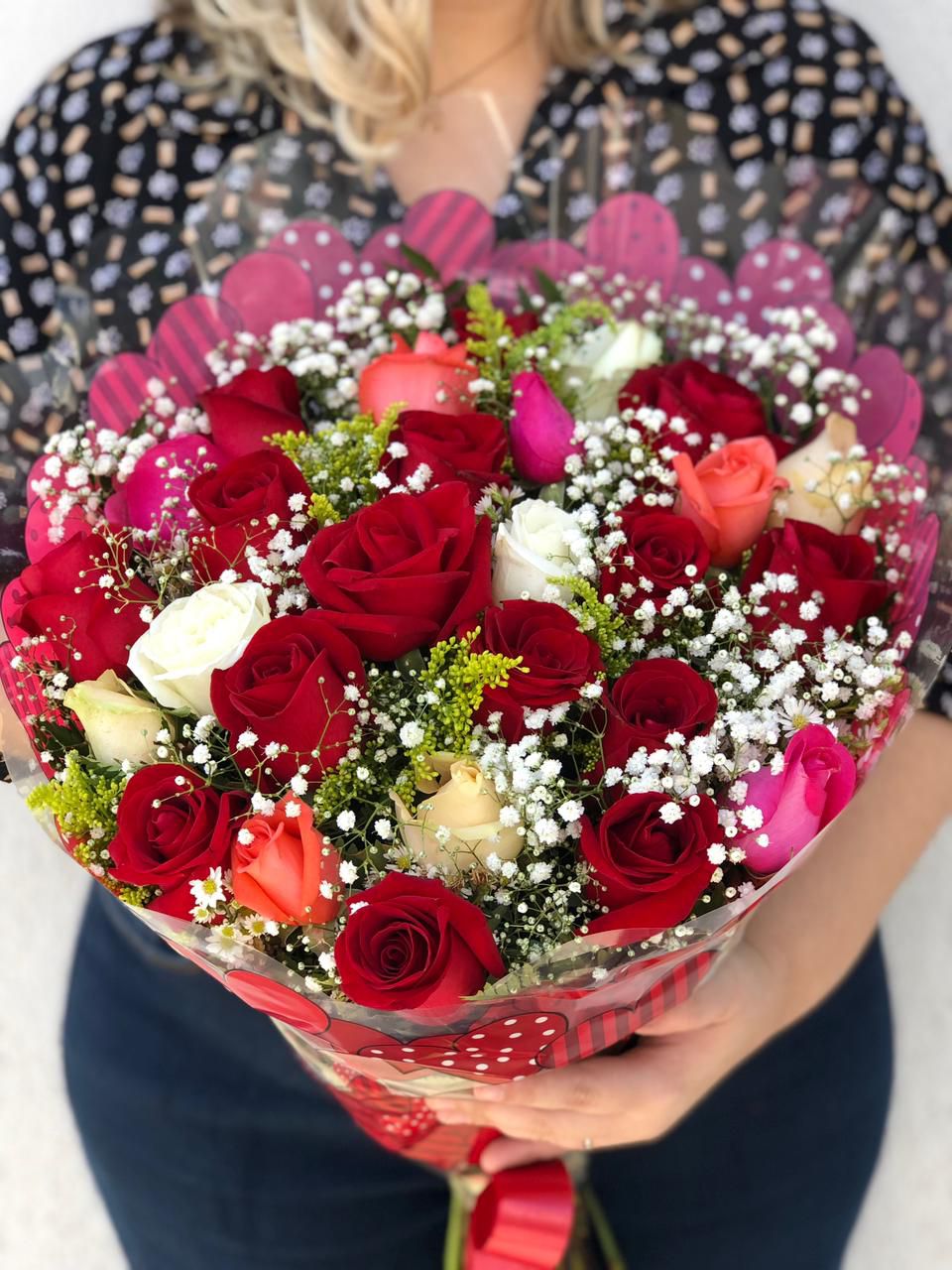 Buqu De 24 Rosas Floricultura BH Buqu De Rosas Flores BH buqu-de-24-rosas-floricultura-bh-buqu-de-rosas-flores-bh