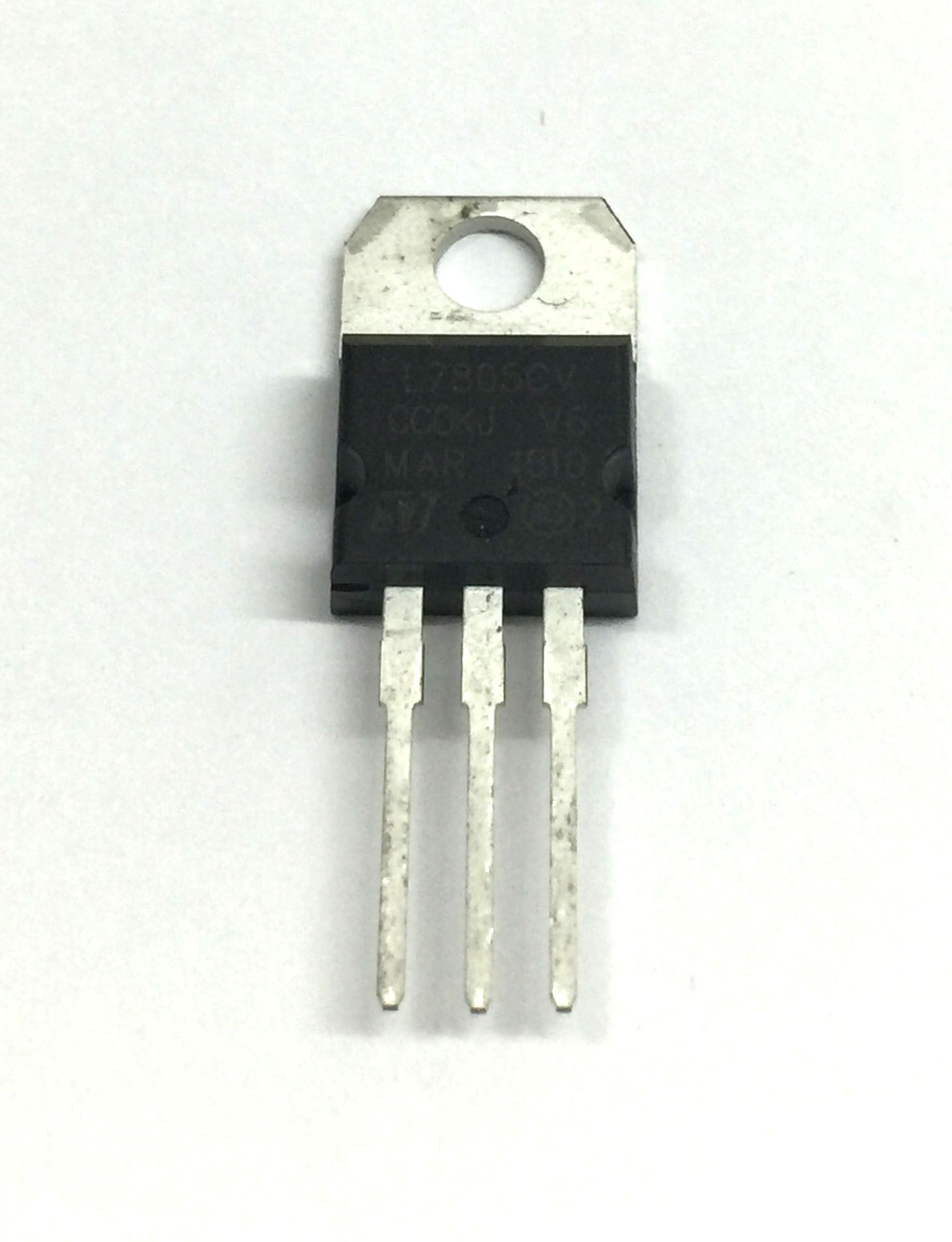 Regulador de tensão 7805 - PISCALED | Arduino | Componentes eletrônicos |  Motor de passo | Sensores