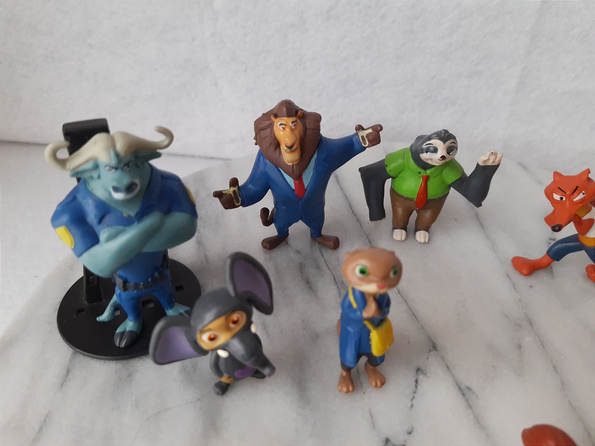 Playset Disney original, 10 personagens do Zootopia entre 5 e 7,5 cm de ...