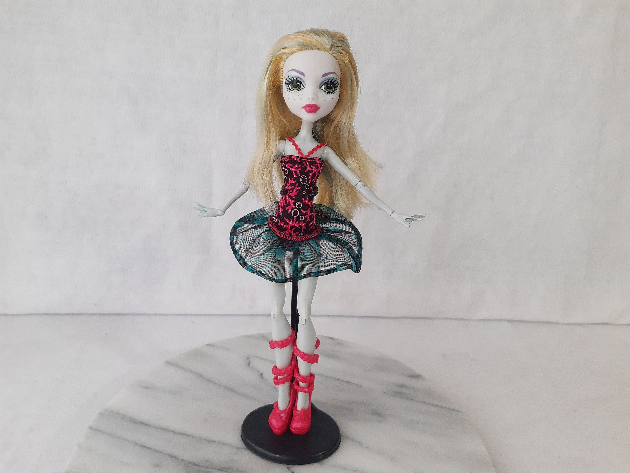 Boneca Monster High Dance Class com 5 bonecas Mattel - Escorrega o