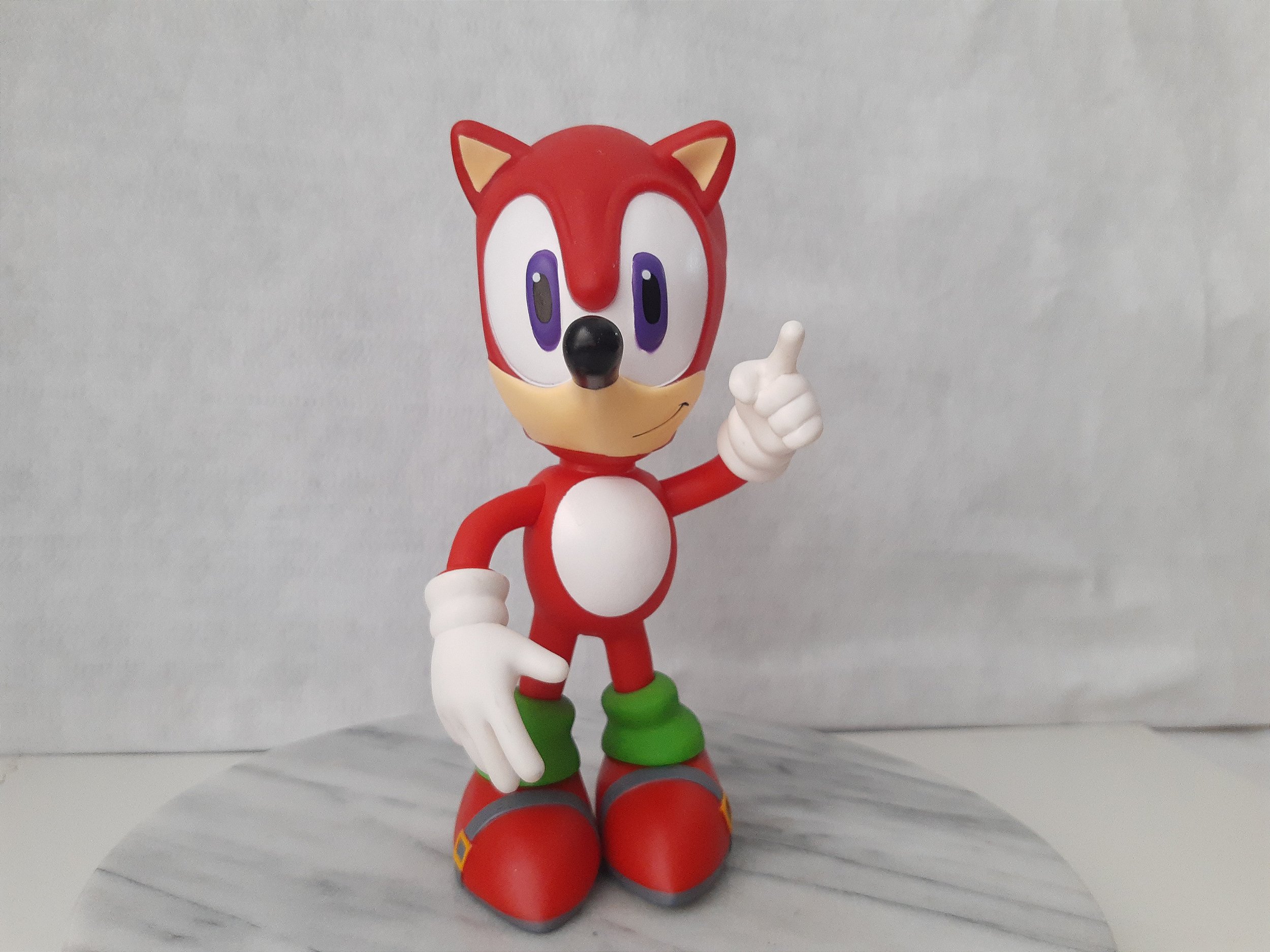 Boneco Sonic vermelho no articulado, original Sega, de 25 cm usado - Taffy  Shop - Brechó de brinquedos
