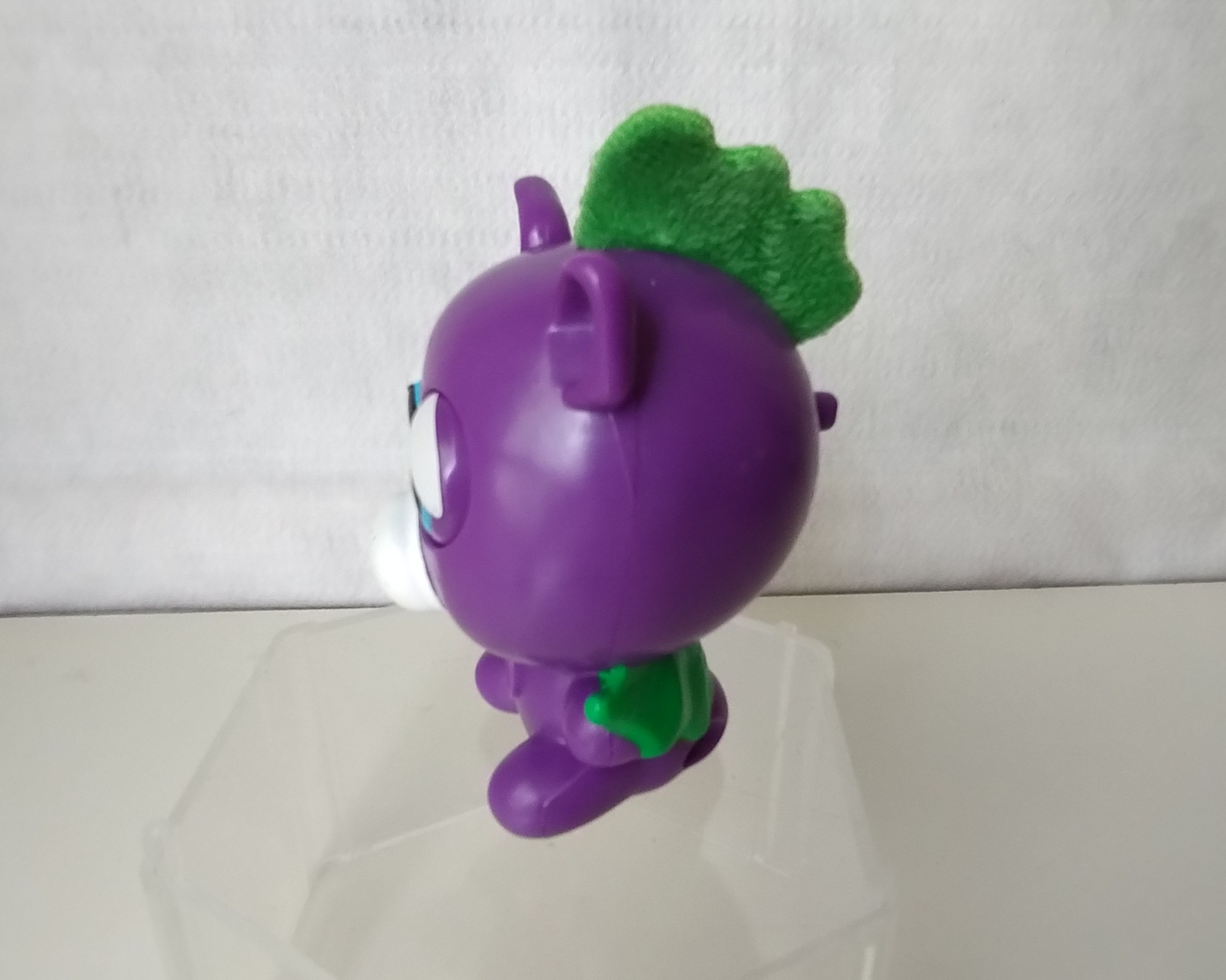 Boneco muda expressão do rosto Feisty pet roxo, promoção Burger King ...