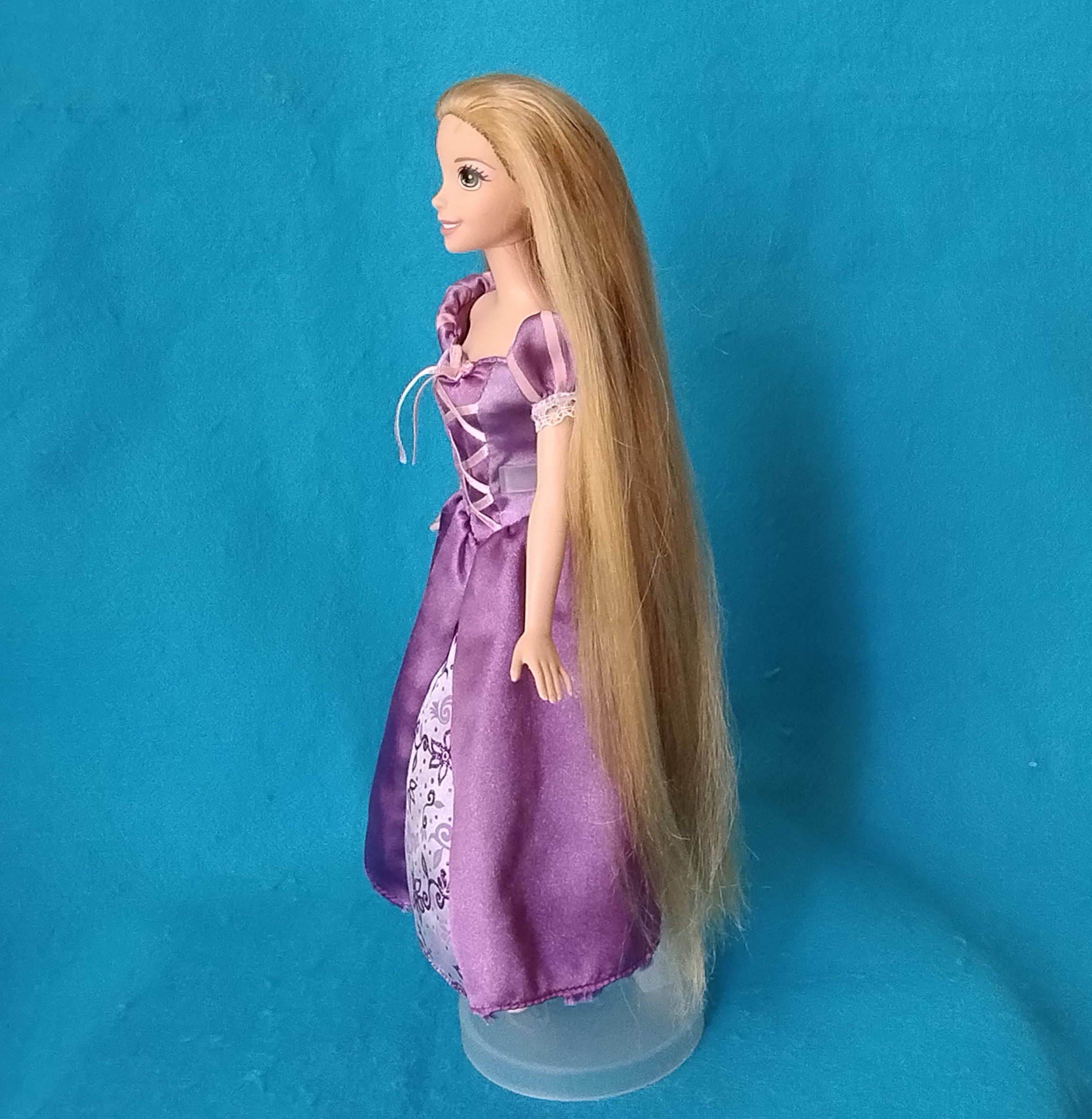 Boneca Rapunzel do Enrolados Disney Mattel 2010 - Taffy Shop - Brechó ...