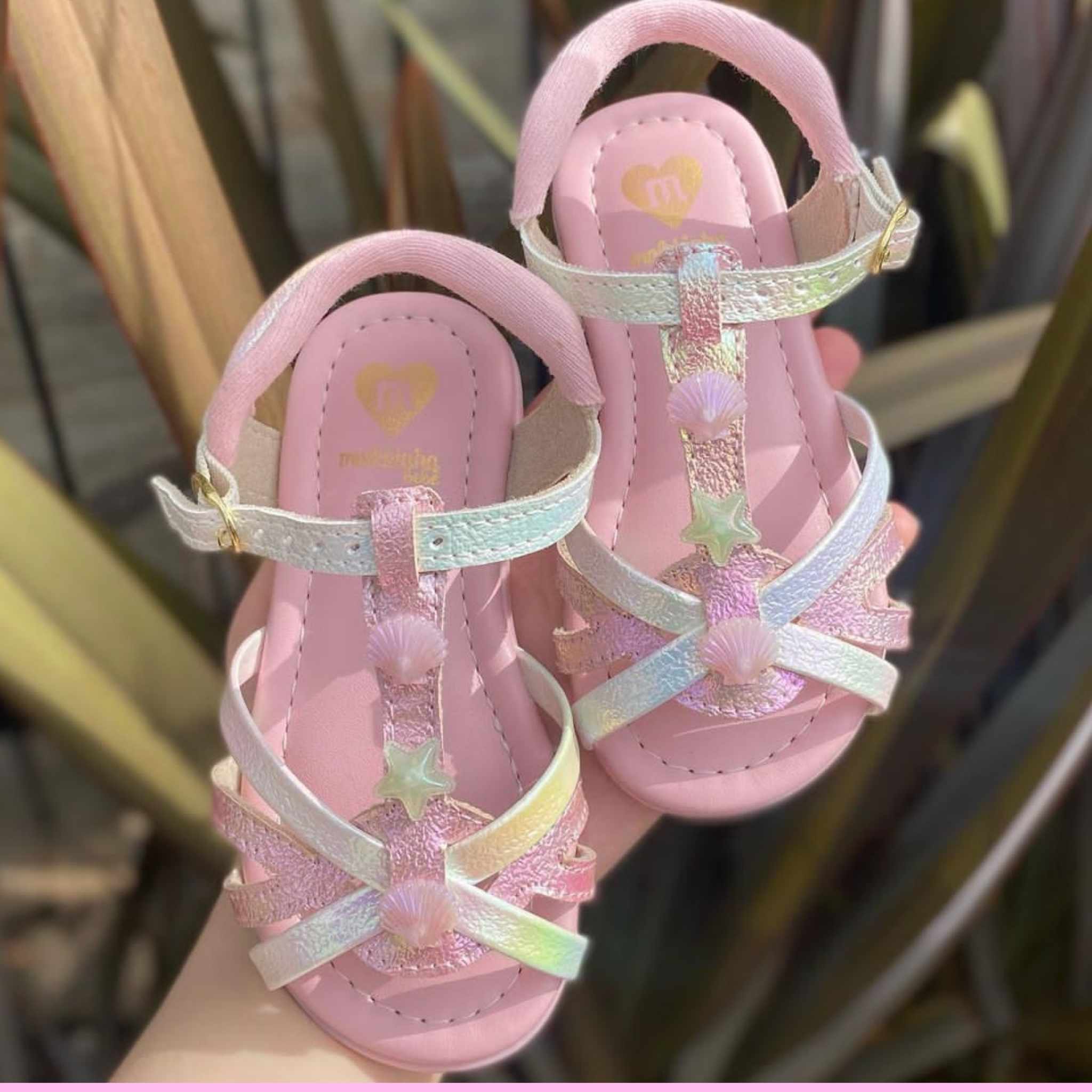 Sandália Infantil Com Purpurina E Strass - Encanto Para Pequenas Princesas