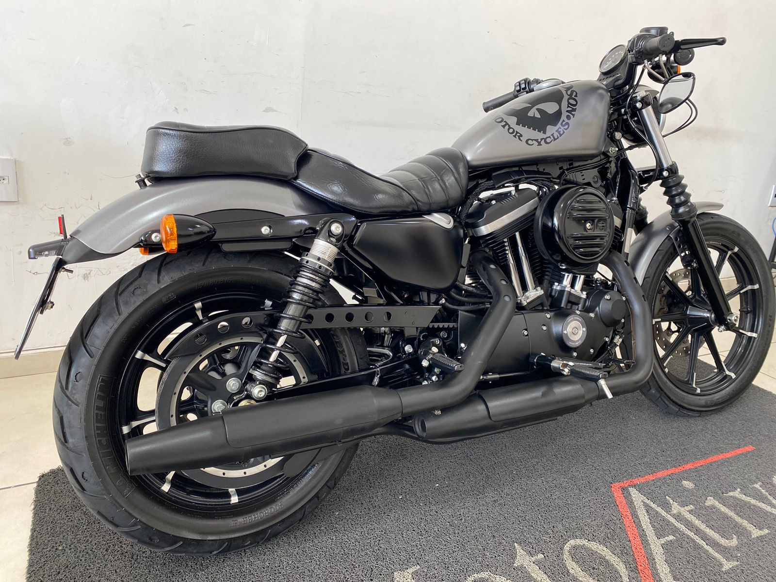harley davidson iron 883 modified