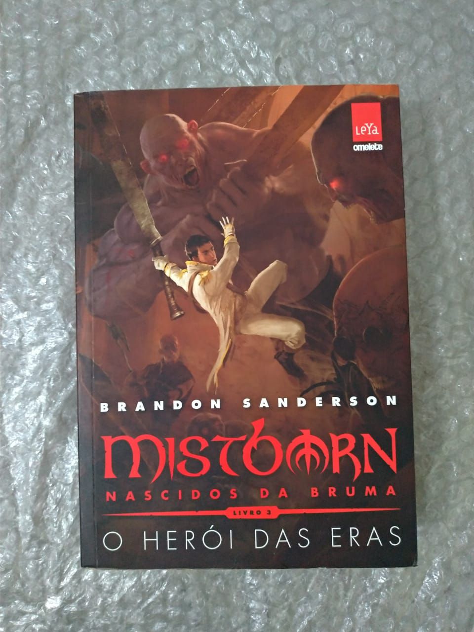 LeYa Brasil - Brandon Sanderson, um dos mais aclamados