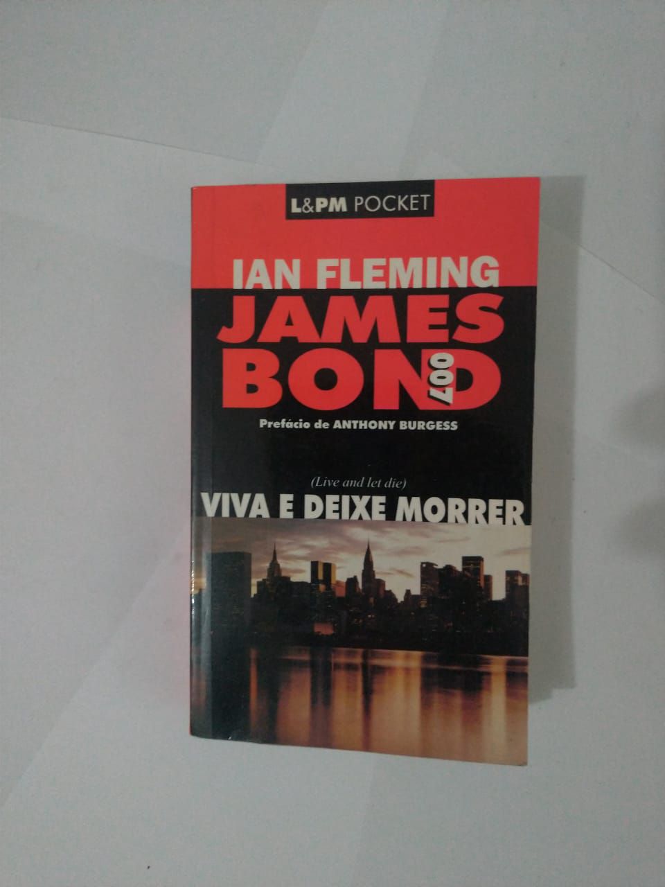 James Bond 007: Viva e Deixe Morrer - Ian Fleming (Pocket) - Seboterapia -  Livros