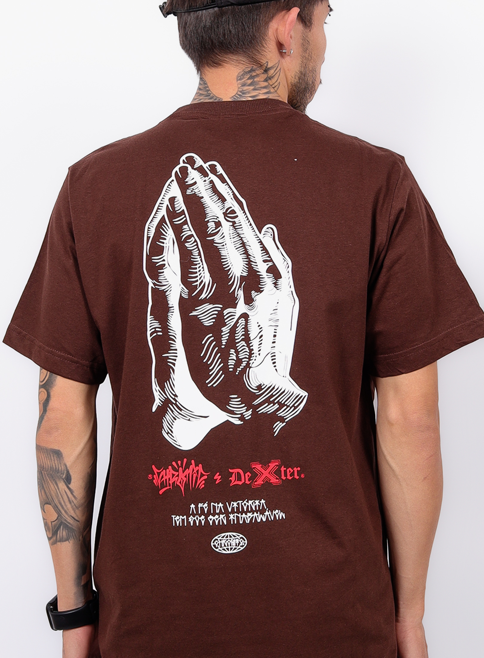 Camiseta Chronic Colab. Dexter - A Fé na Vitória Tem que Ser