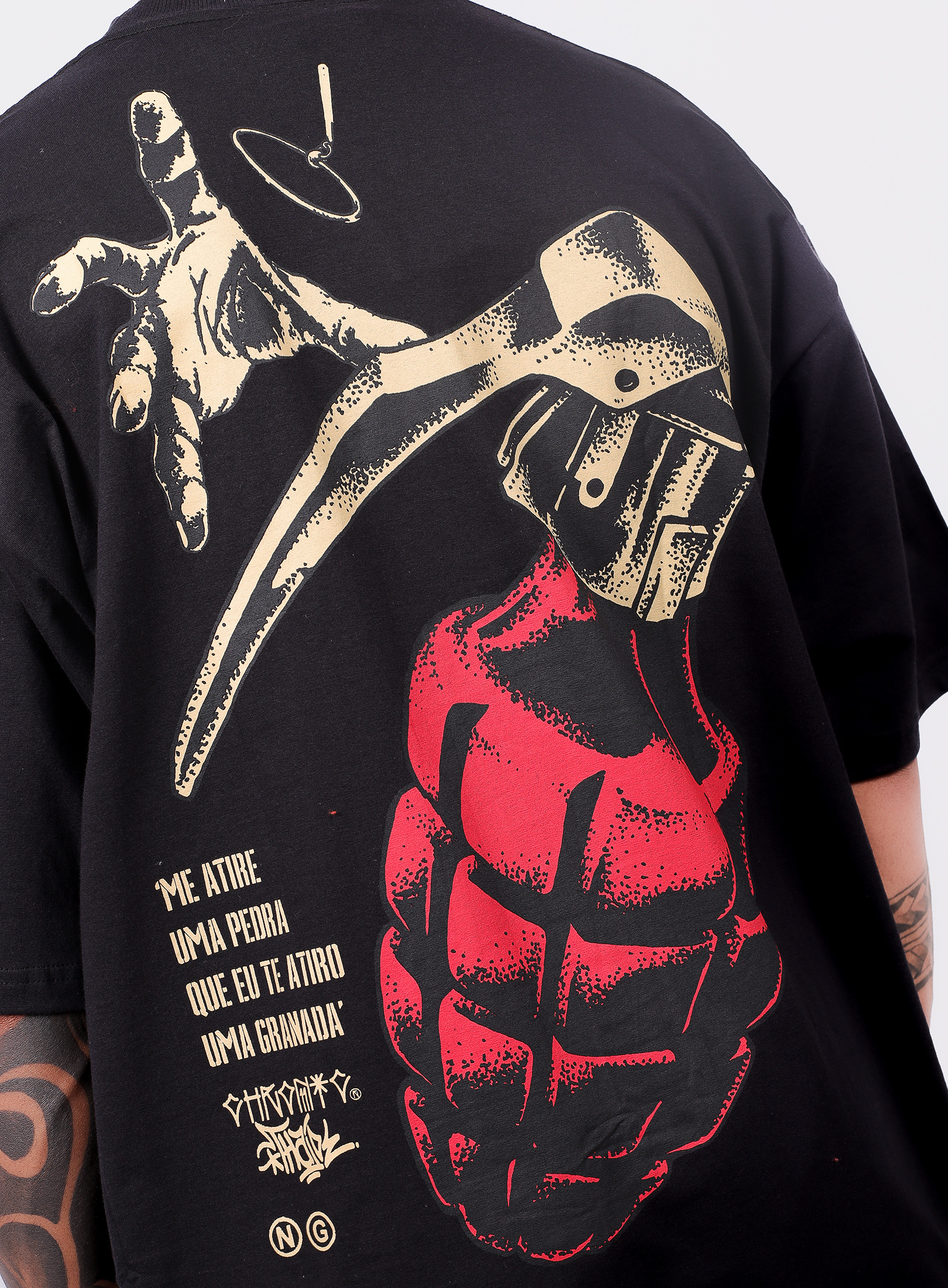 Camiseta Chronic Colab. Thaide - Me Atire Uma Pedra Que Eu Atiro