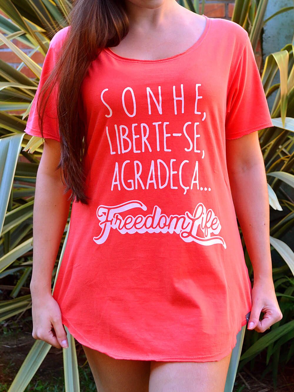 Vestido Camiseta Feminino Summer Dreams - FreedomLife - Liberte-se e vista  o que faz seu coração pulsar! Você pertence ao lugar onde se sente livre.