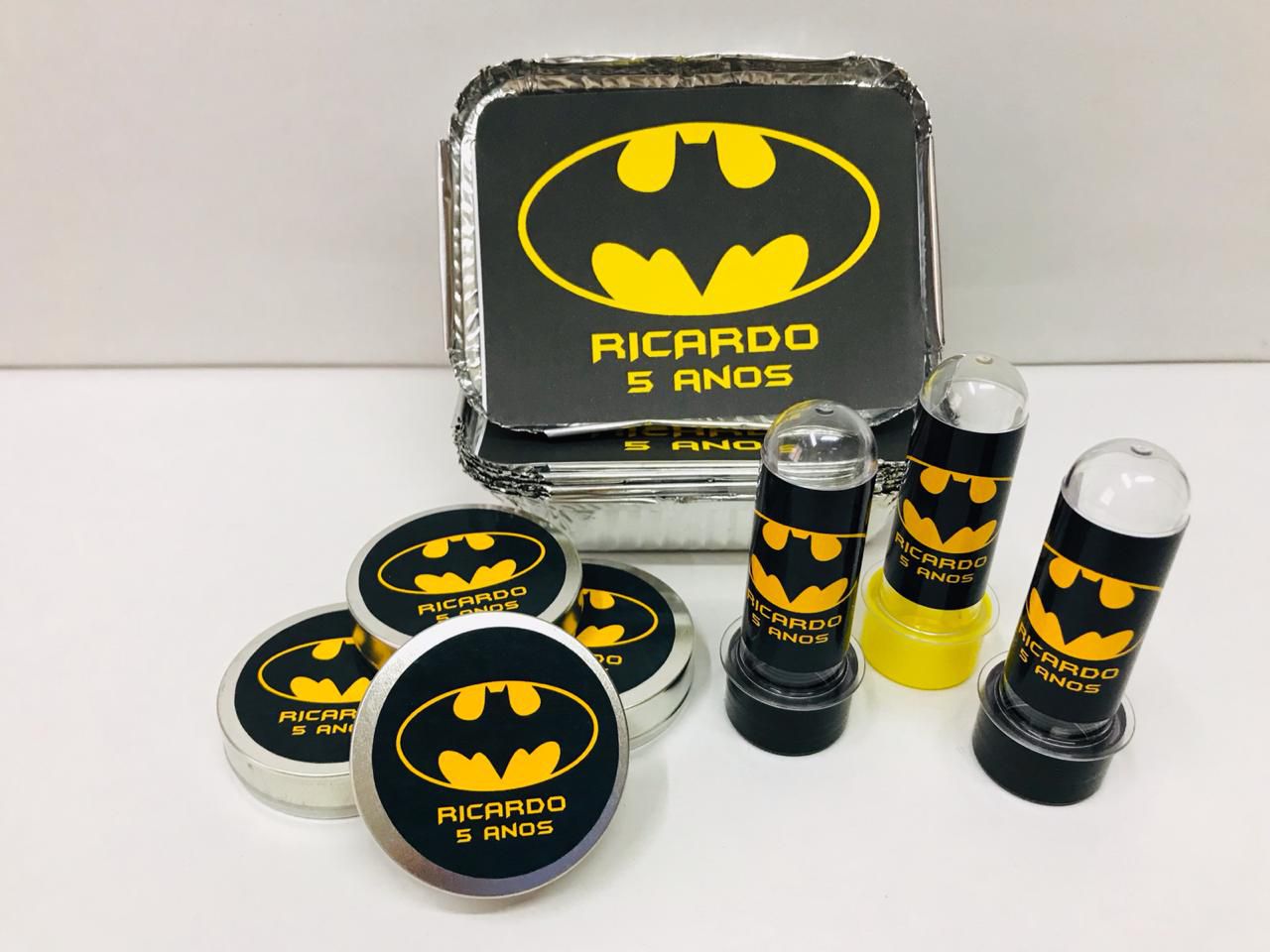 KIT festa infantil de aniversário e lembrancinhas personalizadas com nome e  idade - Batman - UP FESTA Lembrancinhas para festas infantis personalizadas