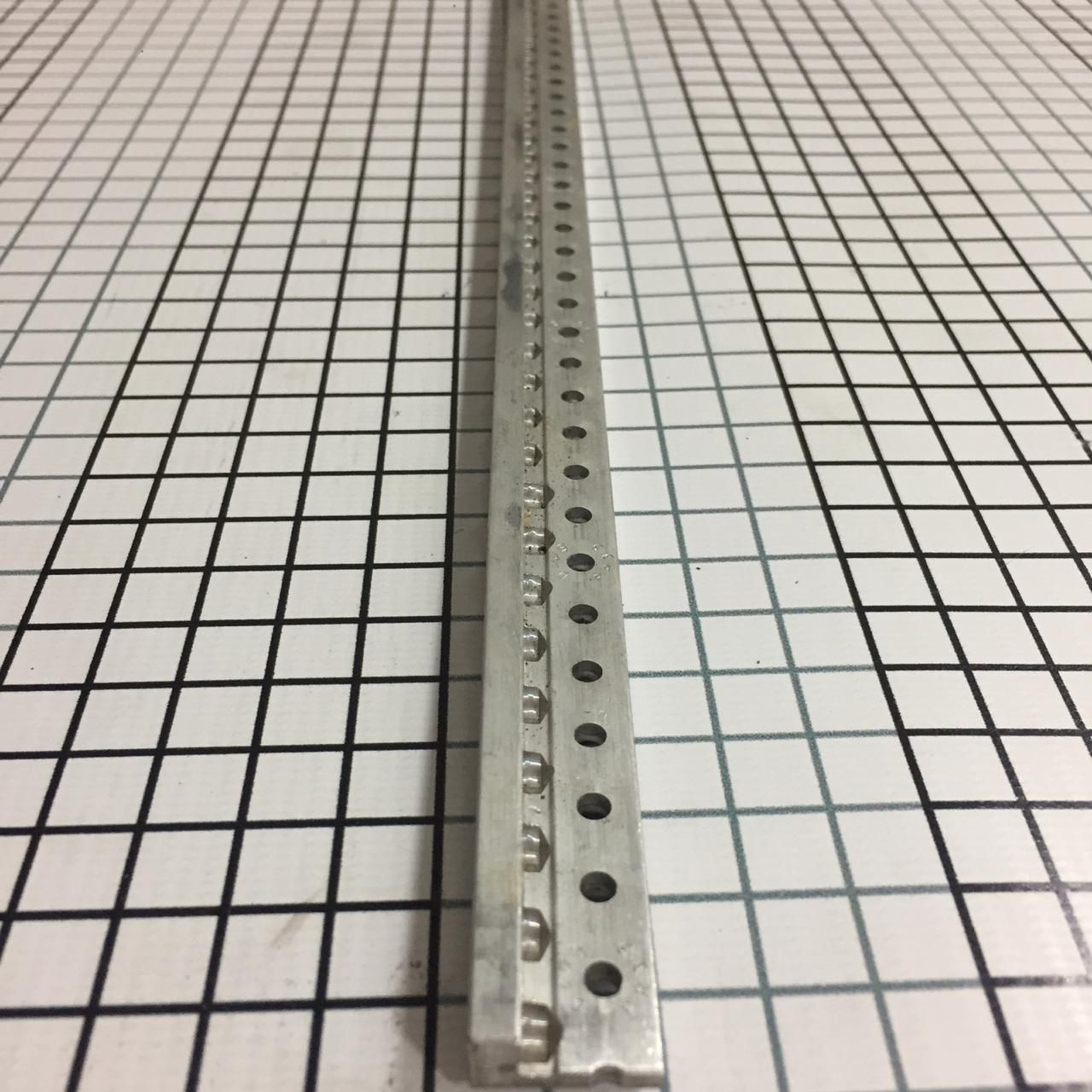 PERFIL RECEPTÁCULO RACK RÁDIO DZUS - PR35 - Fibraer