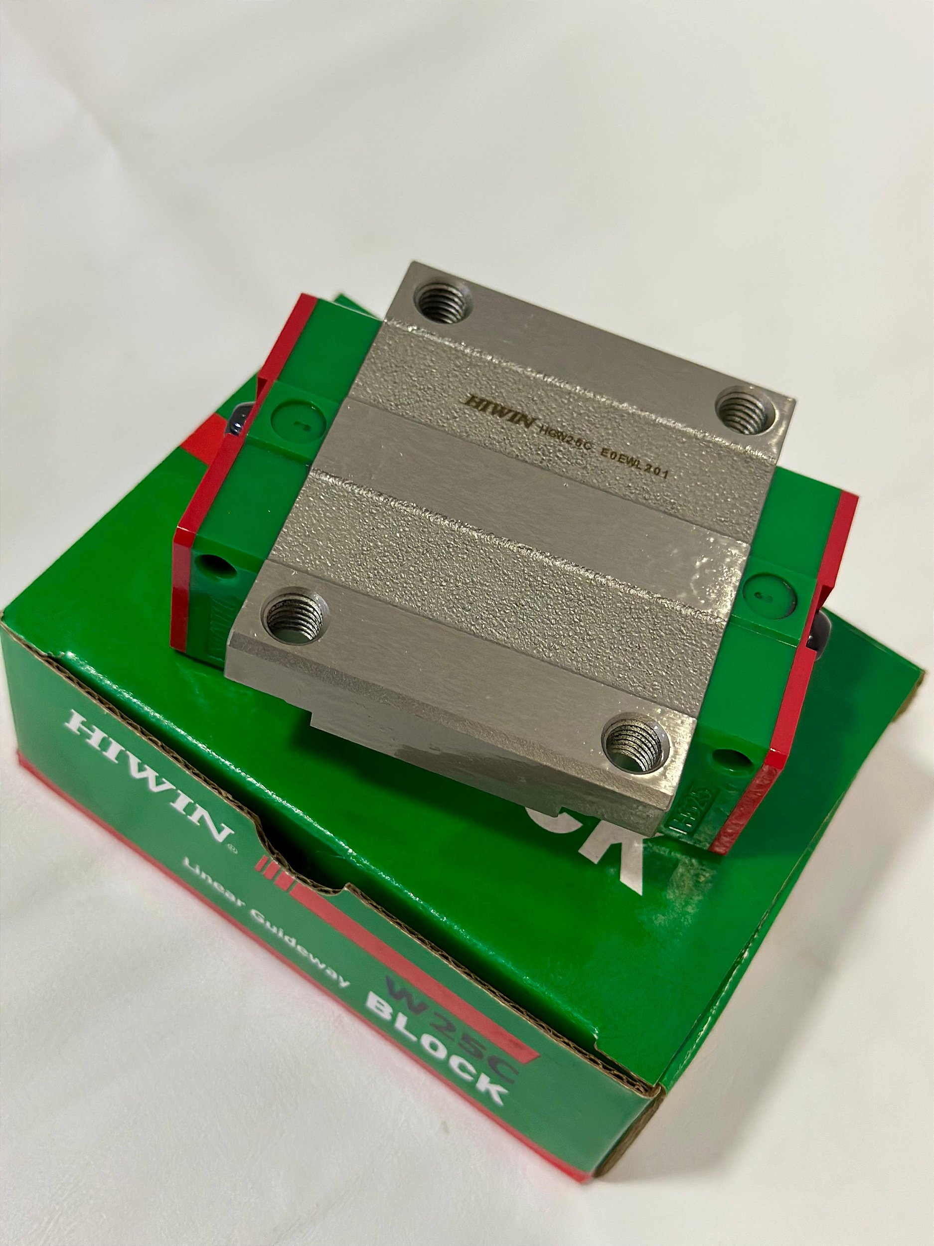 Bloco Linear HIWIN HGW25-CC-Z0-C – Com Abas - AutolineShop