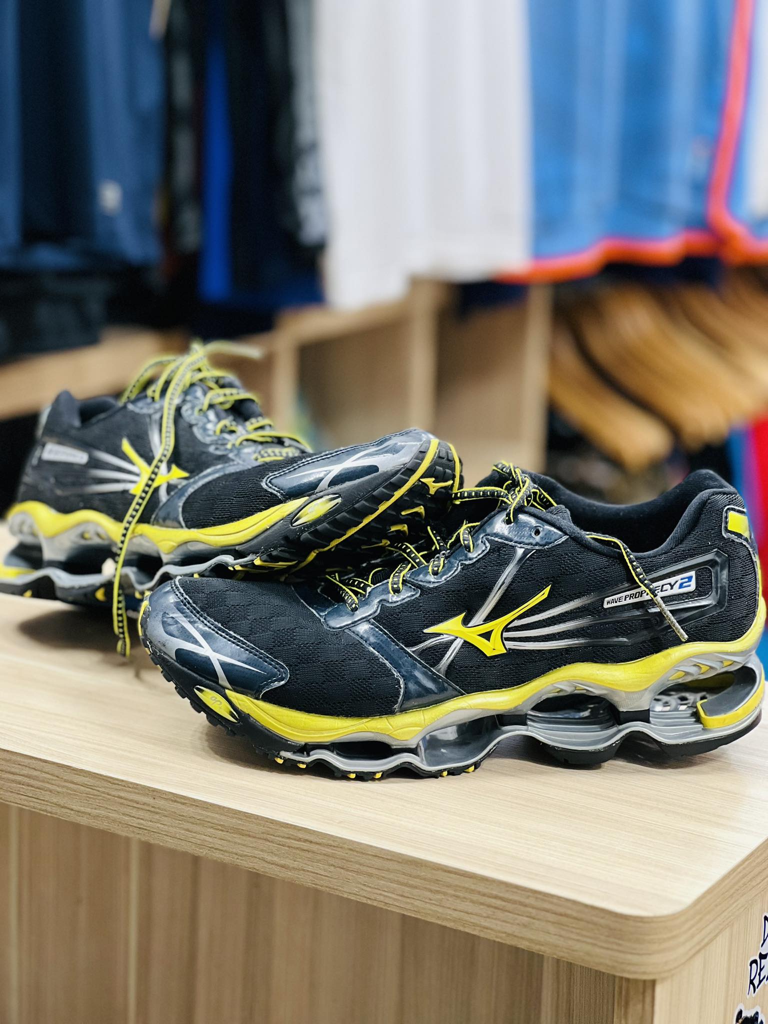 MIZUNO WAVE PROPHECY 21枚目の写真で見えます