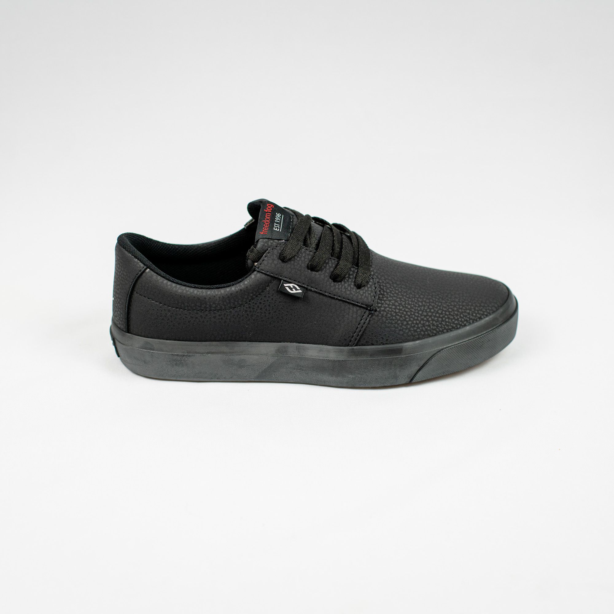 Tenis freedom sales fog preto