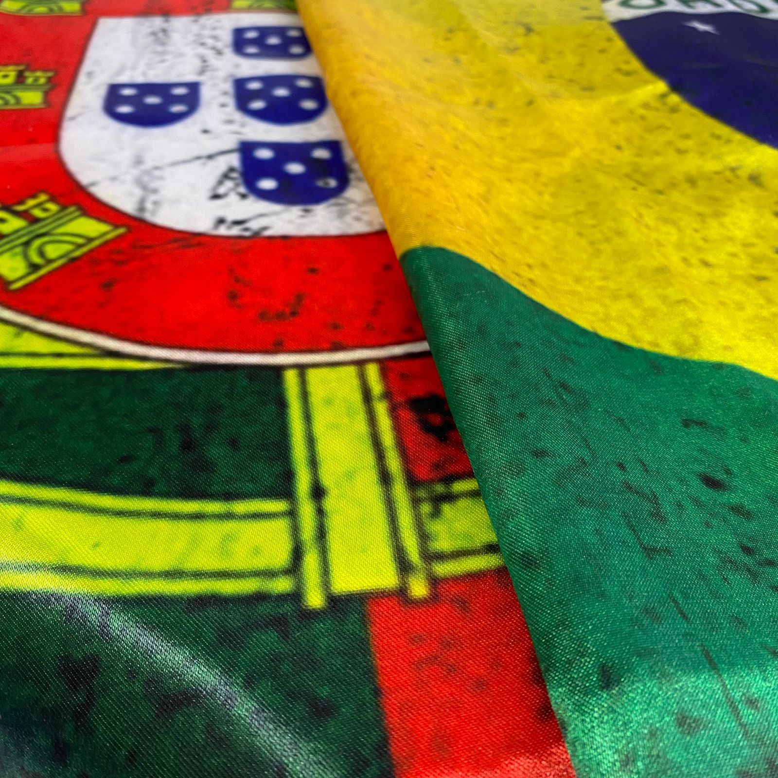 Tecido Bandeira de Cetim Brasil e Portugal 1,47x0,90cm Copa do Mundo -  Tecidos exlusivos para seus artesanatos! Cortinas e persianas sob medida  para a sua casa!
