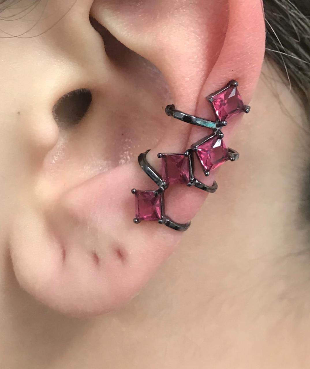 Piercing Cravejado Para Hélix Com Banho De Ródio - SegundoFuro.com