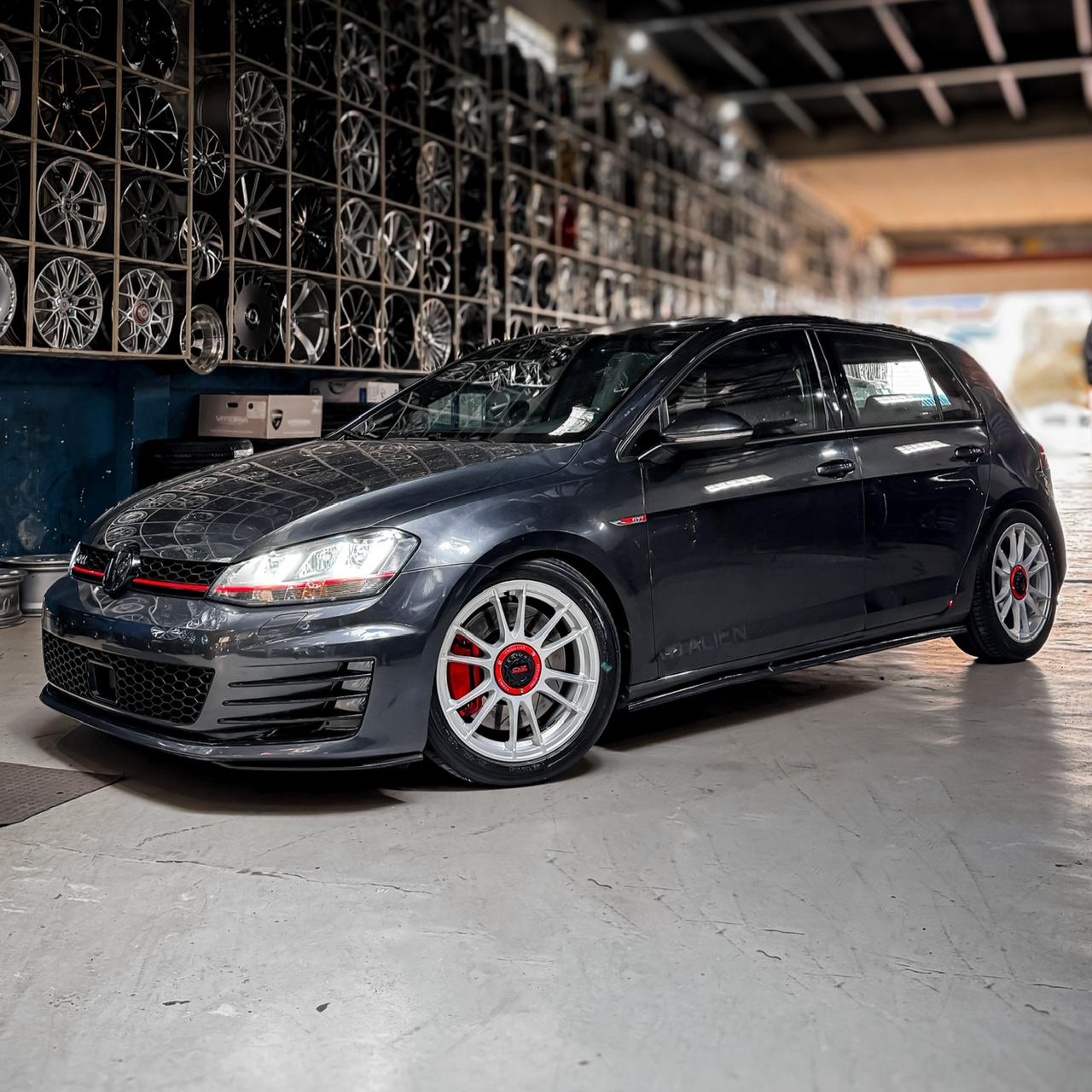 Jogo de Rodas OZ Scorro Aro 17 5x100 5x112 Golf Jetta Audi Mercedes Polo Nivus Tcross Virtus Subaru Prata Cinza Grafite