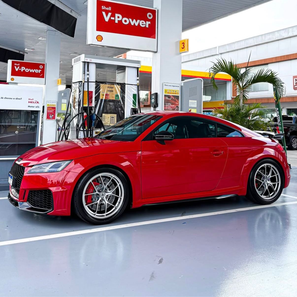 Jogo de Rodas VLF P08 Aro 18 5x112 Audi TT TTRS RS3 Golf Jetta Mercedes Cinza Grafite Prata