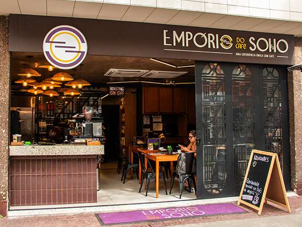 Fachada da loja do Empório do Café Soho, Bloco 02, no Shopping Downtown