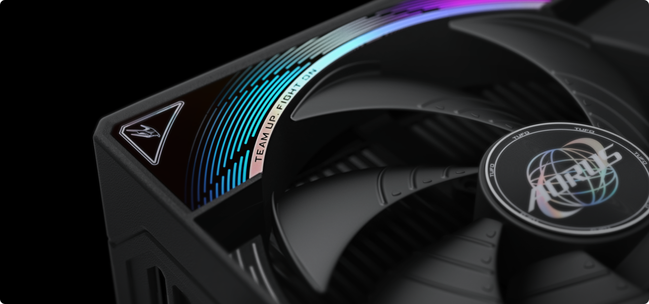 RTX 5090 Aorus Master — close-up do RGB Halo e fans Hawk