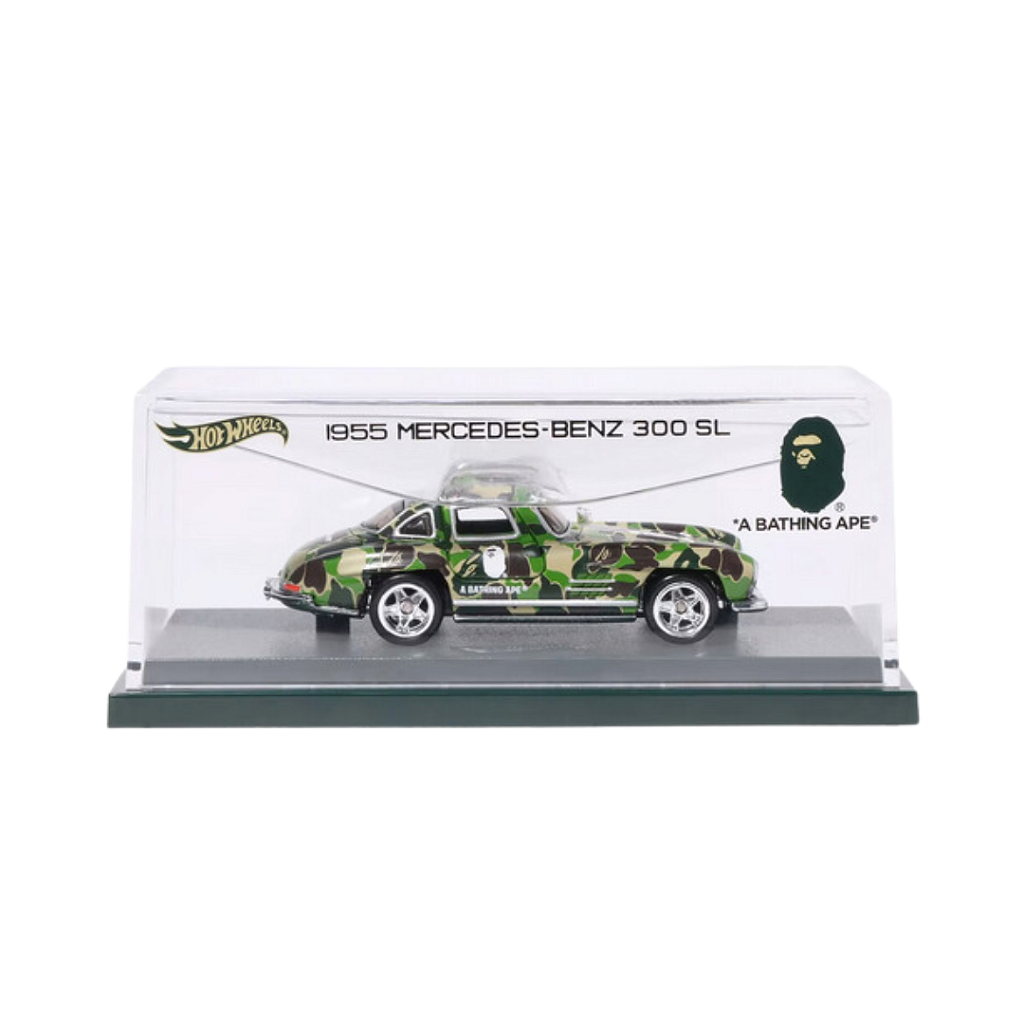 BAPE x HOT WHEELS - Carrinho Mercedes-Benz 1955 300SL 1:64  