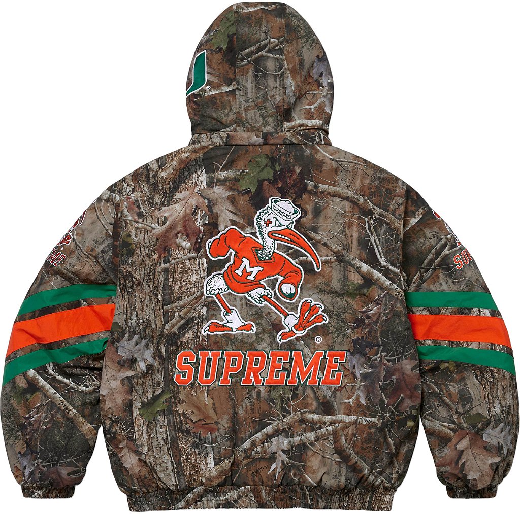 SUPREME x MITCHELL & NESS - Jaqueta NCAA Stadium 