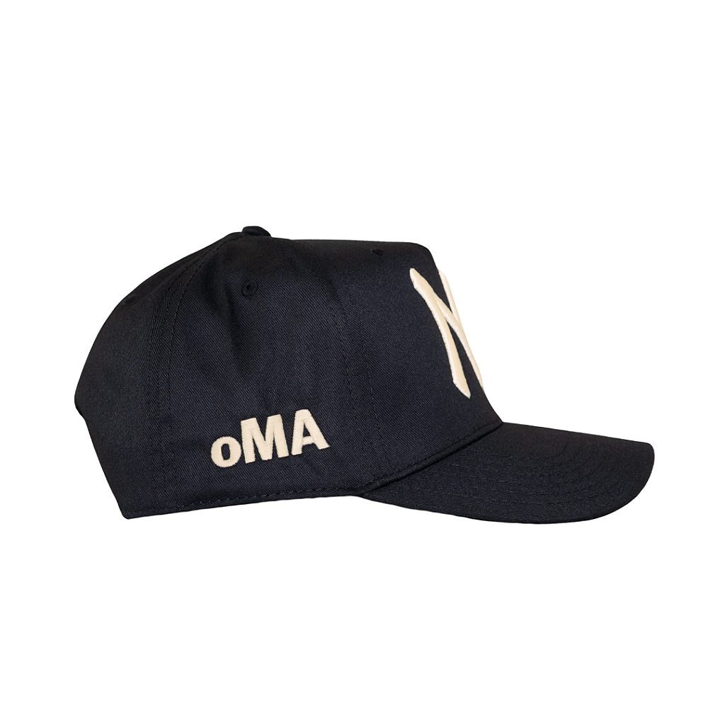 OMA DESIGN STUDIOS - Boné NY Curved Brim 