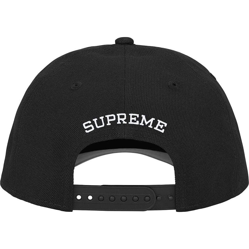 SUPREME x NEW ERA - Boné Sharp Spellout Adjustable 