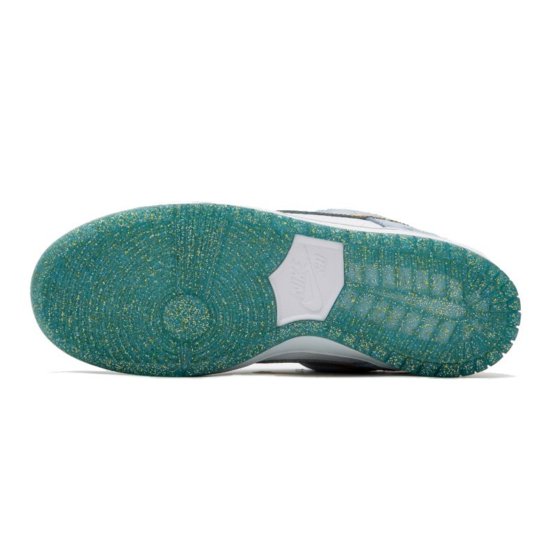NIKE X SEAN CLIVER - SB Dunk Low 