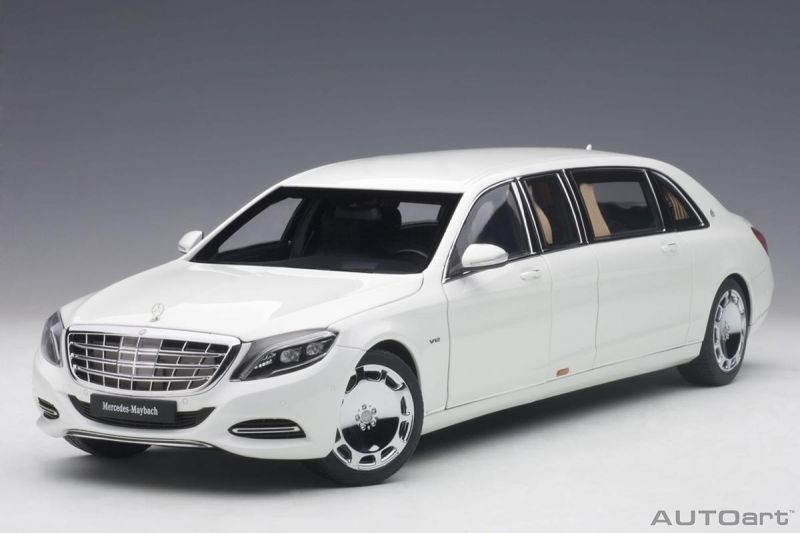 Mercedes Benz Maybach S600 Pullman 1:18 Autoart Branco - 20 anos