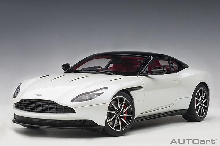 Aston Martin DB11 1:18 Autoart Branco - 19 anos! Loja on-line de