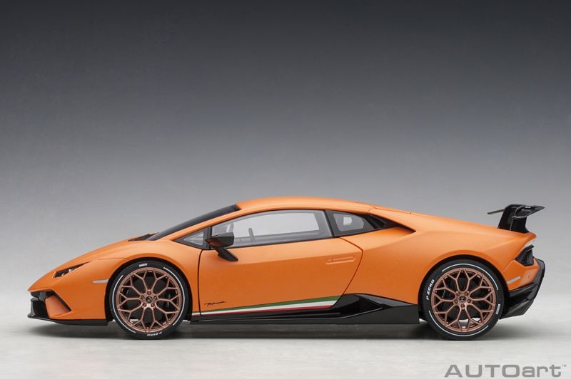 Lamborghini Huracan Performance 1:18 Autoart Laranja - 19 anos