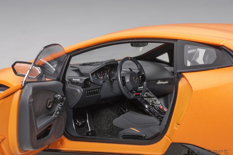 Lamborghini Huracan Performance 1:18 Autoart Laranja - 19 anos