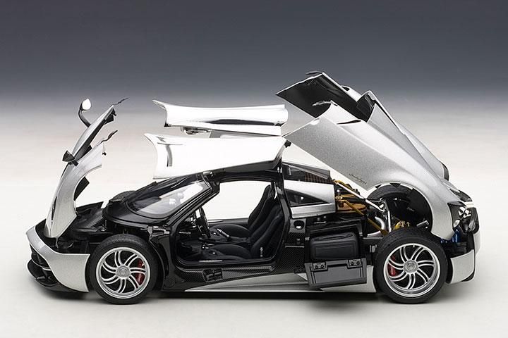 Pagani Huayra Autoart 1:18 Prata - 19 anos! Loja on-line de
