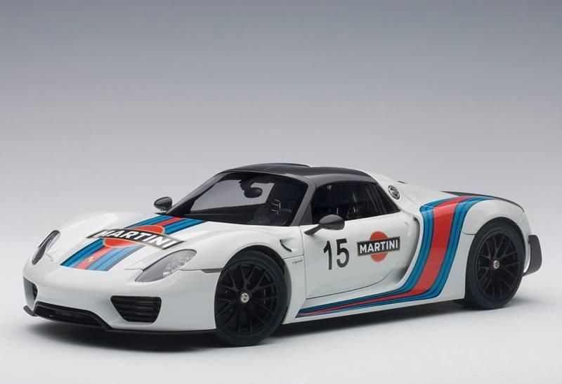Porsche 918 Spyder Weissach Package Martini Autoart 1:18 - 19 anos