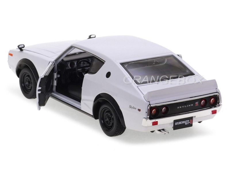 Nissan Skyline 2000GT-R (KPGC110) 1973 1:24 Maisto Branco - 20