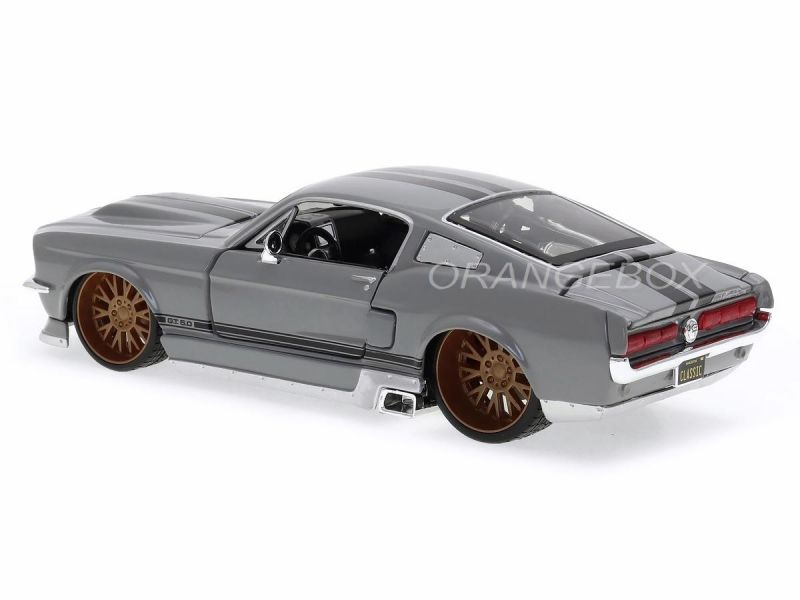 Ford Mustang GT 5.0 1967 1:24 Maisto Classic Muscle - 20 anos