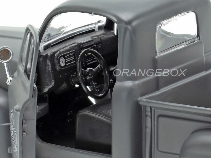 Ford F-1 Pick Up 1948 1:25 U.S.A Harley Davidson + Harley Davidson