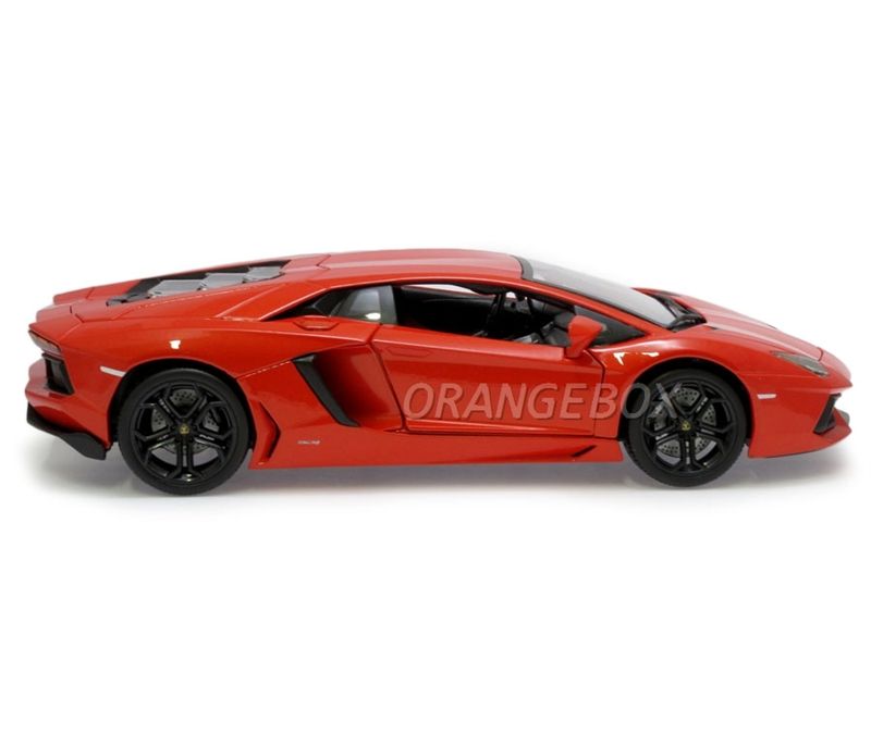Lamborghini Aventador 2012 LP700-4 1:18 Bburago Laranja - 20 anos