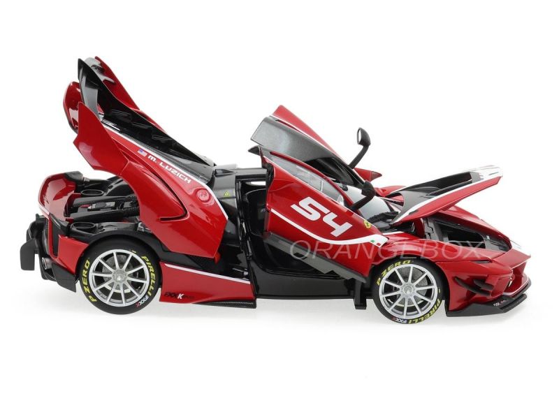 Ferrari FXX K Evo 54 Michael Luzich 1:18 Bburago Vermelho - 20
