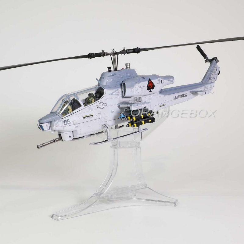 Helicóptero Bell AH-1W Whiskey Cobra (US Marine Squadron 267 2012