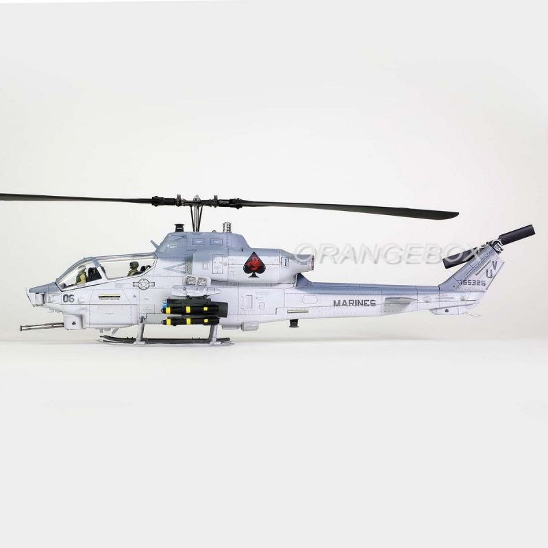 Helicóptero Bell AH-1W Whiskey Cobra (US Marine Squadron 267 2012