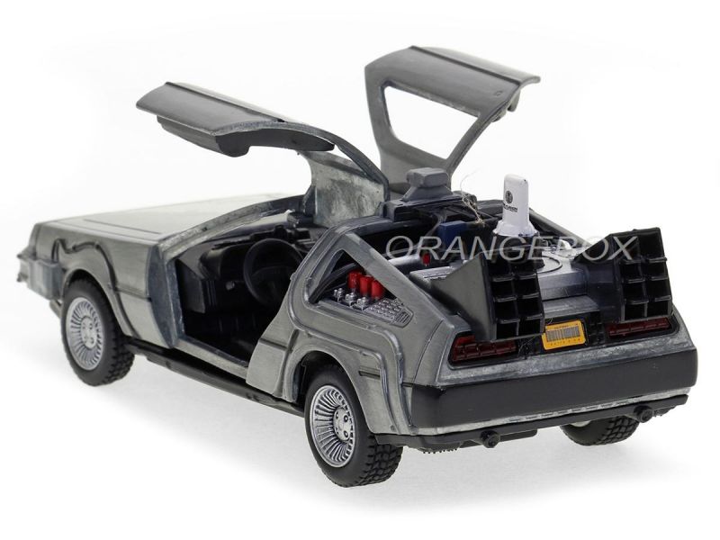 Delorean DMC (Time Machine) Parte II Jada Toys 1:32 - 18