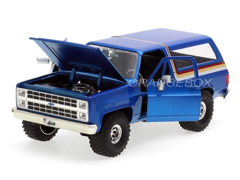 Chevrolet Blazer 1980 Just Trucks Jada Toys 1:24 + Estante com